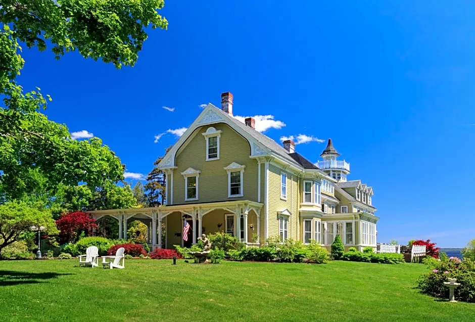 Captain Nickels Inn hotel hero