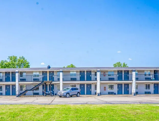 Deluxe Inn Miami, OK hotel detail image 2