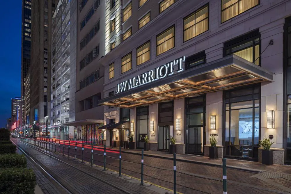 JW Marriott Houston Downtown hotel hero