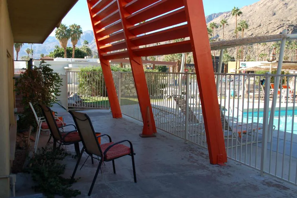 Aloha Hotel Palm Springs hotel hero