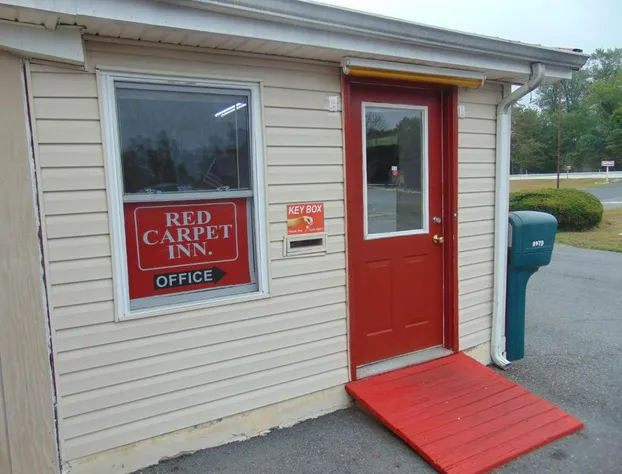 Red Carpet Inn Duncannon hotel detail image 1