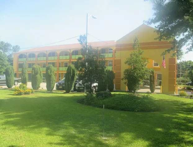 Plum Tree Inn hotel detail image 1