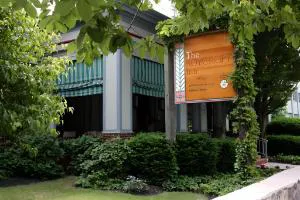 Roycroft Inn hotel hero