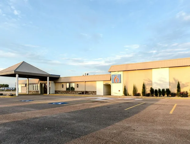 Motel 6 York, NE hotel detail image 2