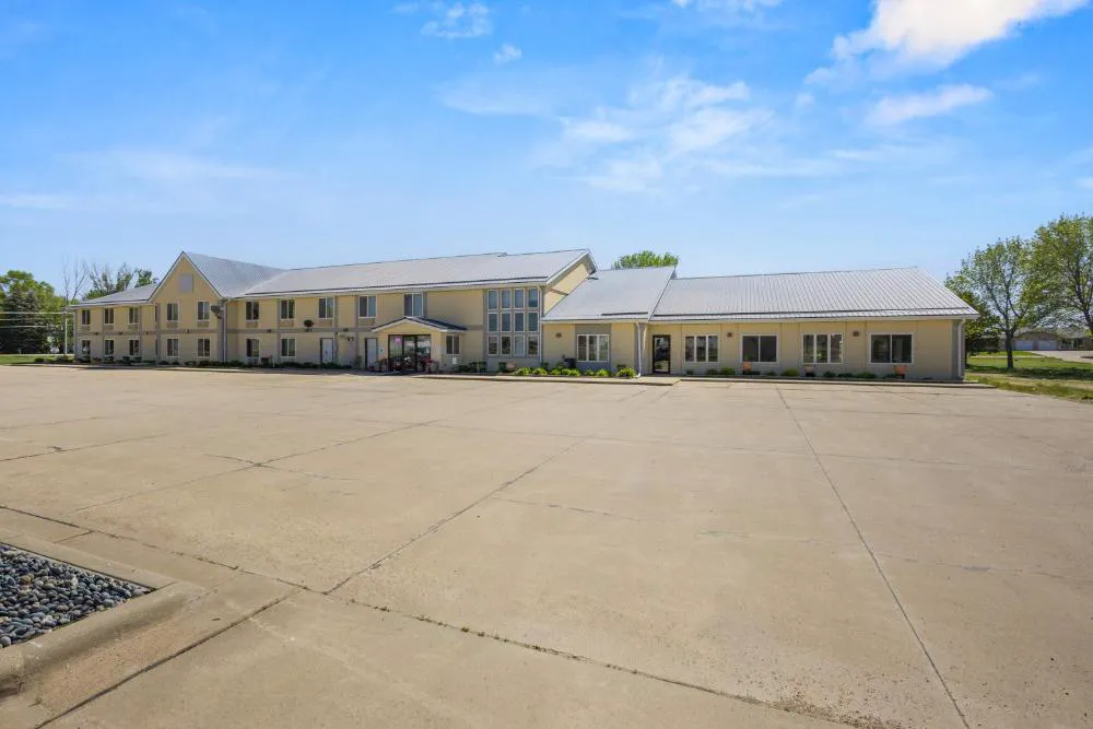 De Smet Super Deluxe Inn and Suites hotel hero