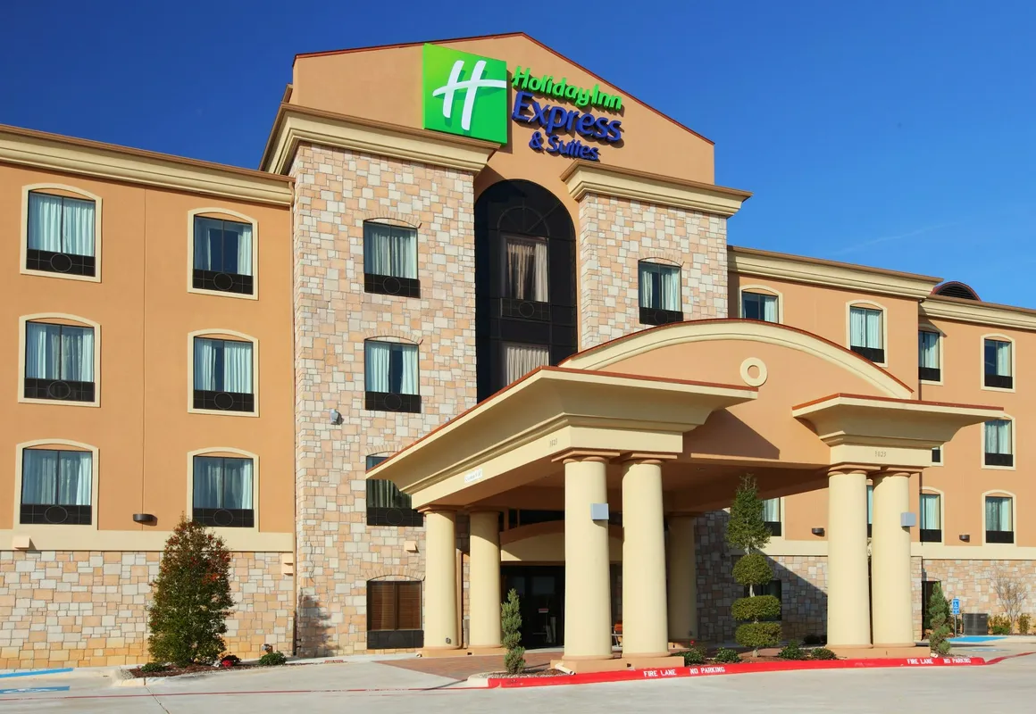 Holiday Inn Express & Suites Paris, Texas by IHG hotel hero