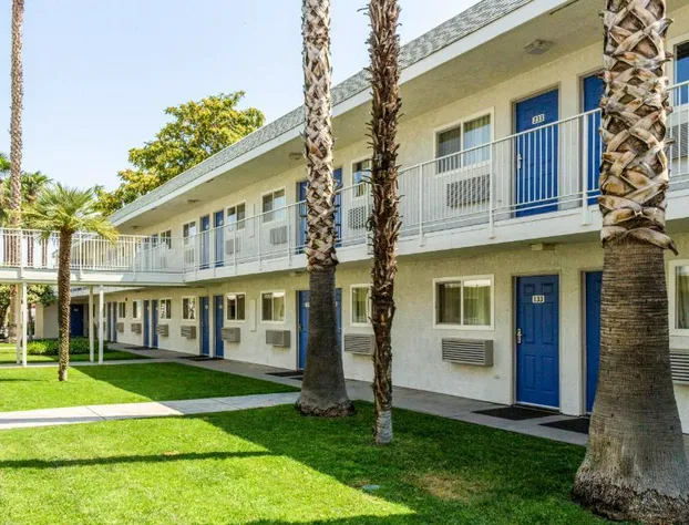 Motel 6 Bakersfield, CA - East hotel detail image 3