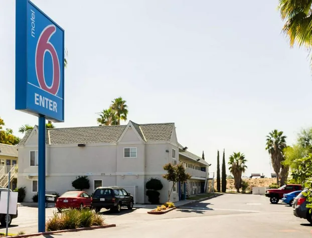 Motel 6 Bakersfield, CA - East hotel detail image 1