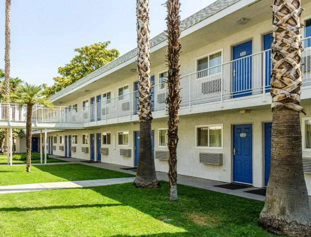 Motel 6 Bakersfield, CA - East hotel detail image 2