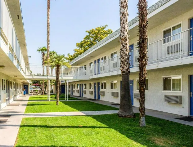 Motel 6 Bakersfield, CA - East hotel detail image 3