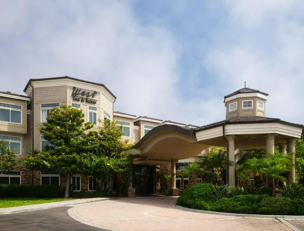 West Inn & Suites hotel detail image 1