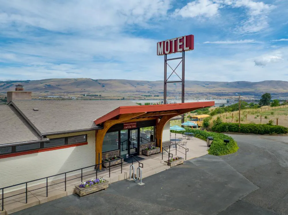 Celilo Inn hotel hero