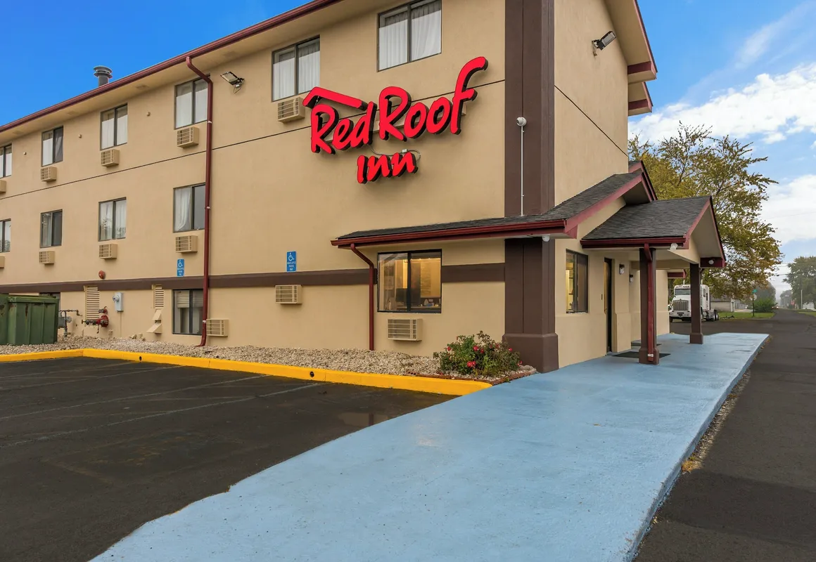 Red Roof Inn Findlay hotel hero