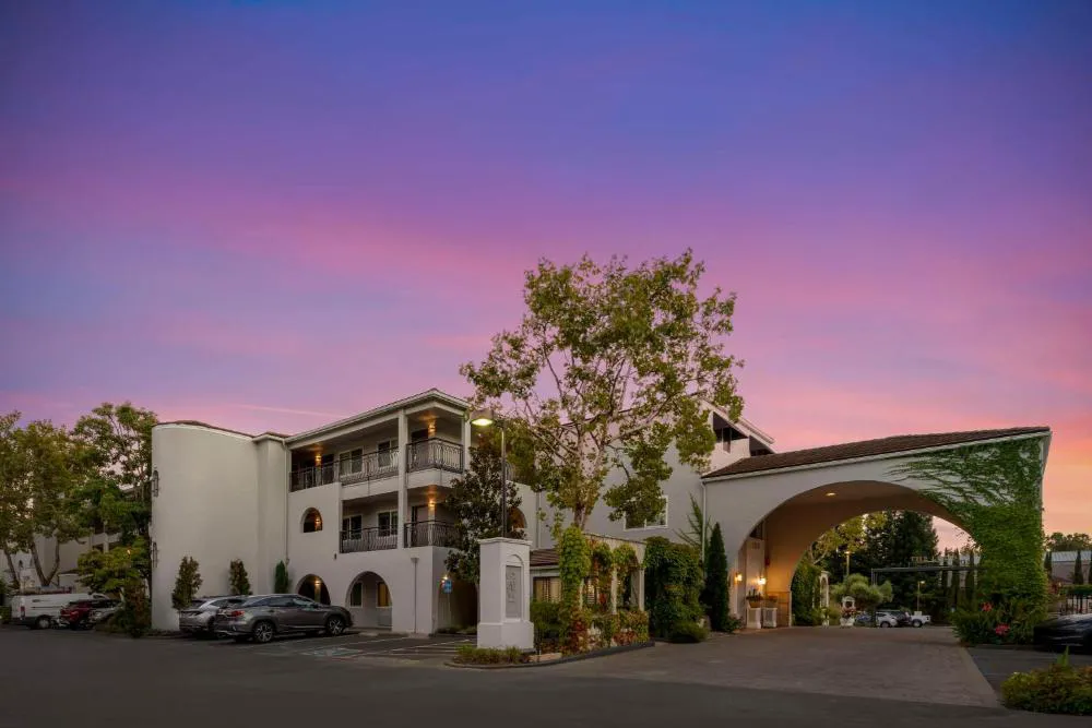 Best Western Dry Creek Inn hotel hero