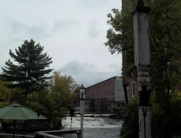 The Common Man Inn & Restaurant hotel detail image 3