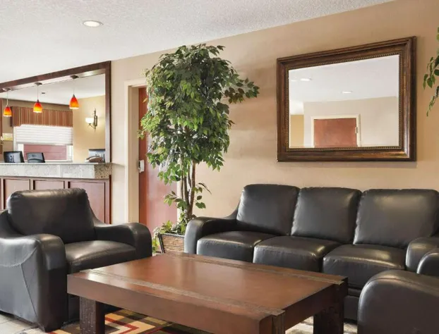 Days Inn & Suites by Wyndham Cochrane hotel detail image 2