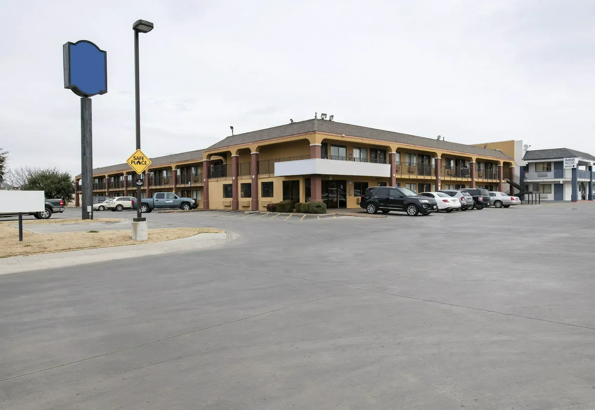 Tulsa OK I-44/Route 66 hotel hero