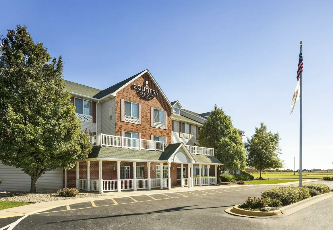 Country Inn & Suites by Radisson, Manteno, IL hotel hero