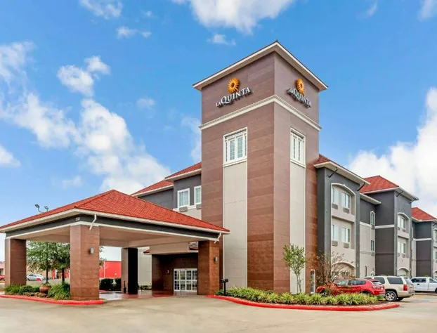 La Quinta Inn & Suites by Wyndham Orange hotel detail image 4