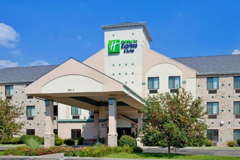 Holiday Inn Express & Suites Elkhart by IHG hotel hero