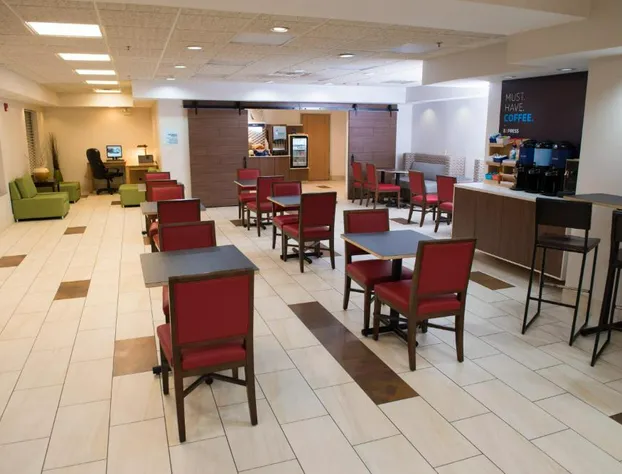 Holiday Inn Express & Suites Elkhart by IHG hotel detail image 3