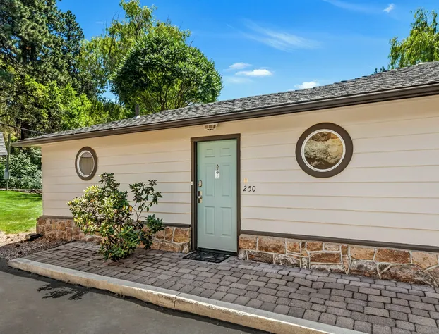 Bend Riverside Rentals hotel detail image 1