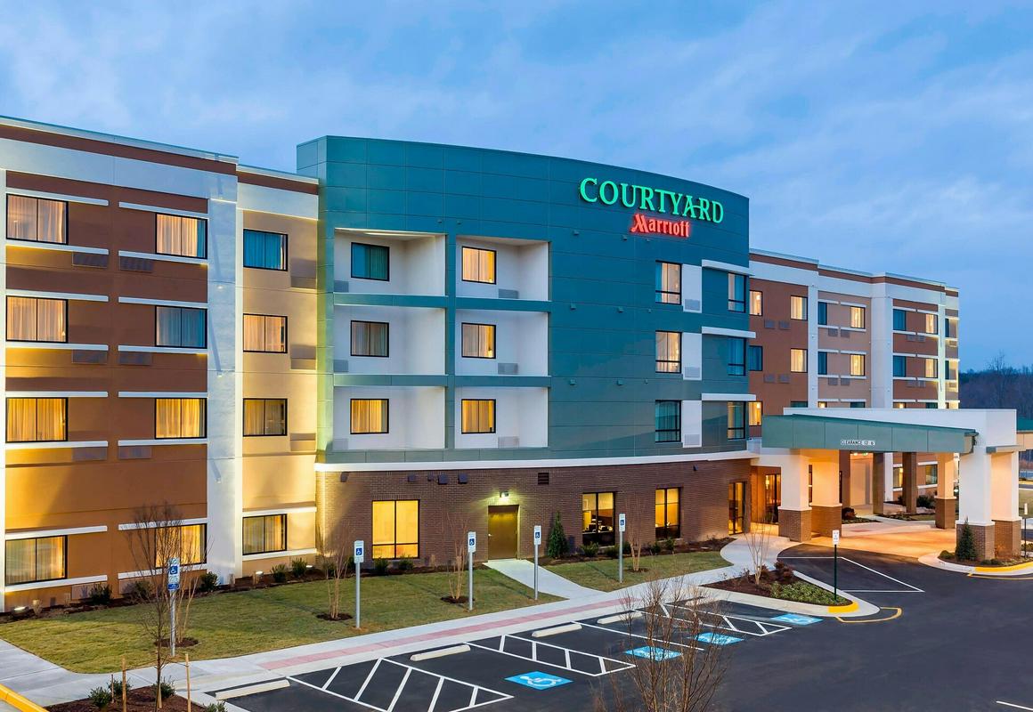 Courtyard Stafford Quantico hotel hero