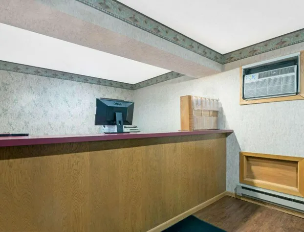 Super 8 by Wyndham Milbank SD hotel detail image 2