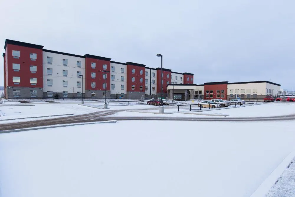 Chateau Nova Peace River hotel hero