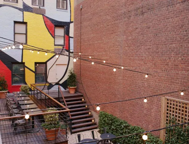 Pod 51 hotel detail image 1