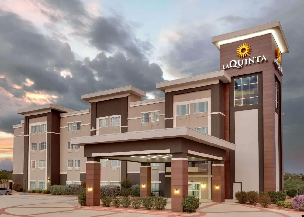 La Quinta Inn & Suites by Wyndham Big Spring hotel hero