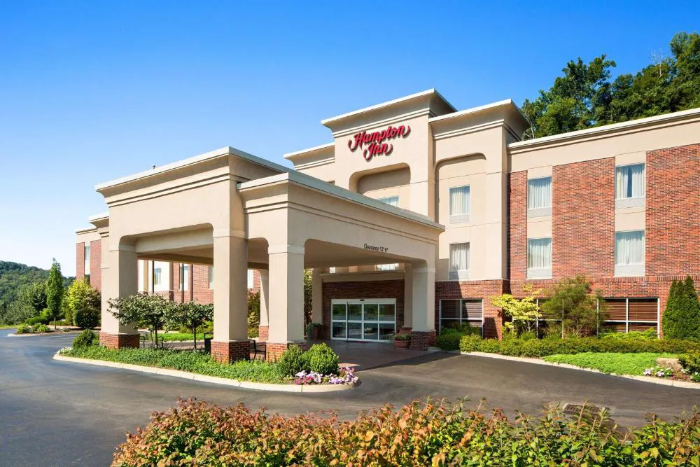 Hampton Inn Athens hotel hero
