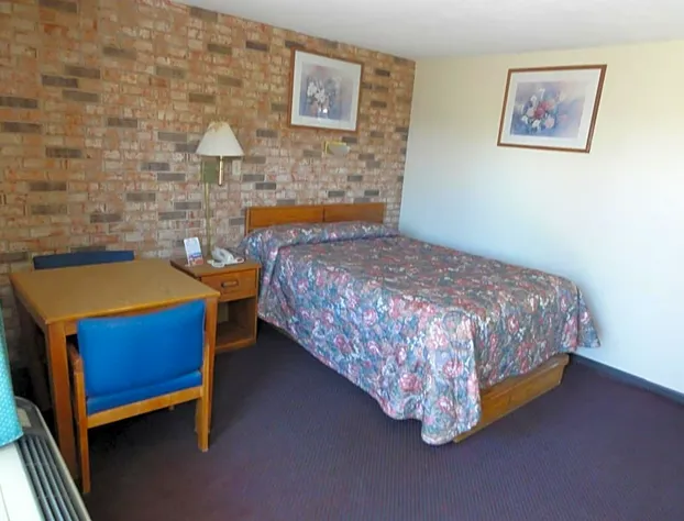 Budget Inn Selma hotel detail image 3