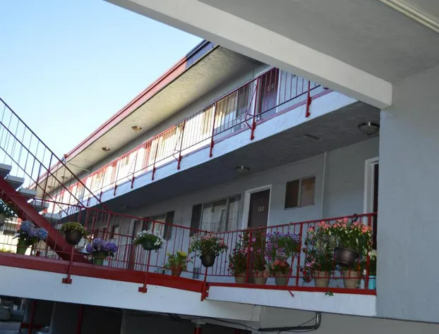 Glass Slipper Inn - Stanford Palo Alto hotel detail image 1
