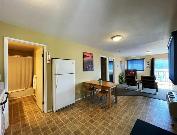 Kokanee Glacier Resort hotel detail image 3