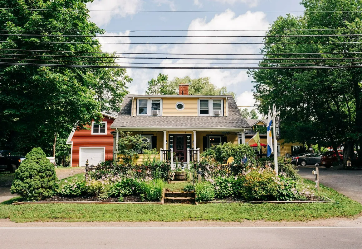 Farmhouse Inn B&B hotel hero