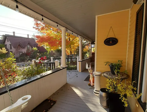 Farmhouse Inn B&B hotel detail image 1