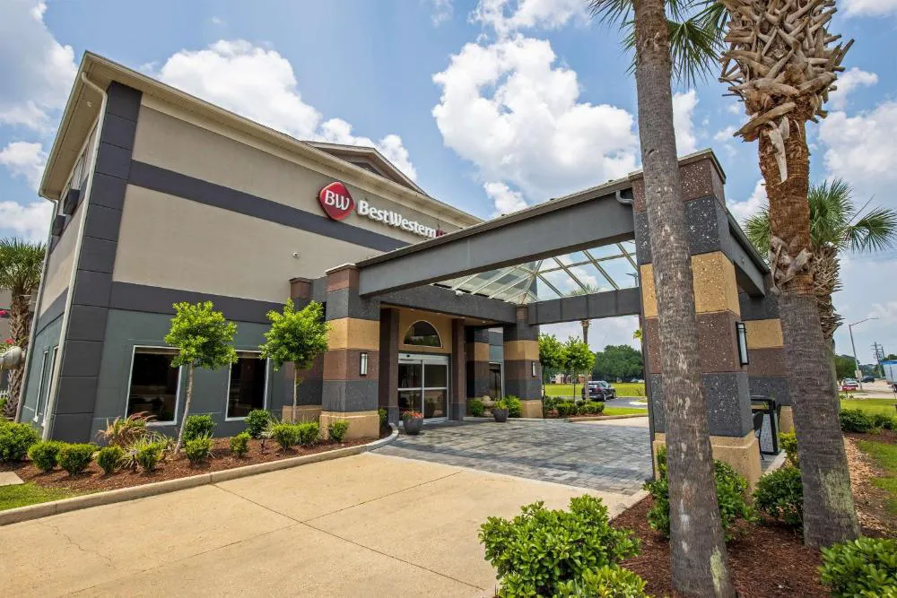 Best Western Plus Vermilion River Inn & Suites hotel hero