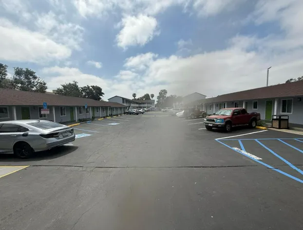 Hi-Way Host Motel hotel detail image 4