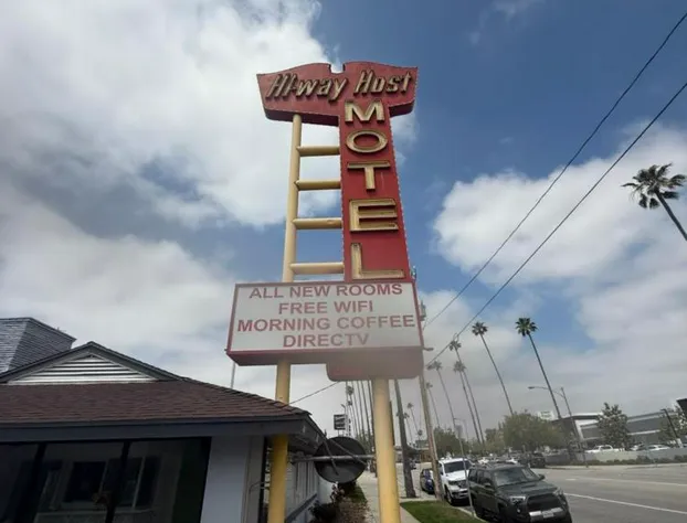 Hi-Way Host Motel hotel detail image 1