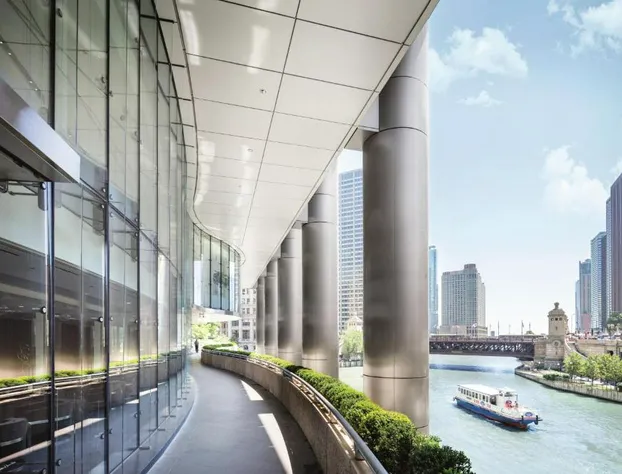 Trump International Hotel & Tower Chicago hotel detail image 2