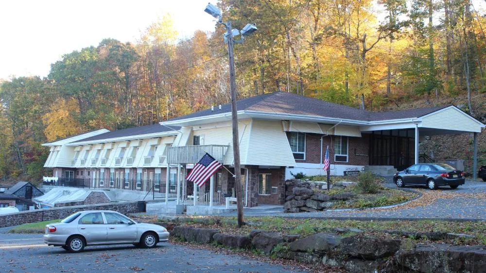 Passport Inn and Suites - Middletown hotel hero