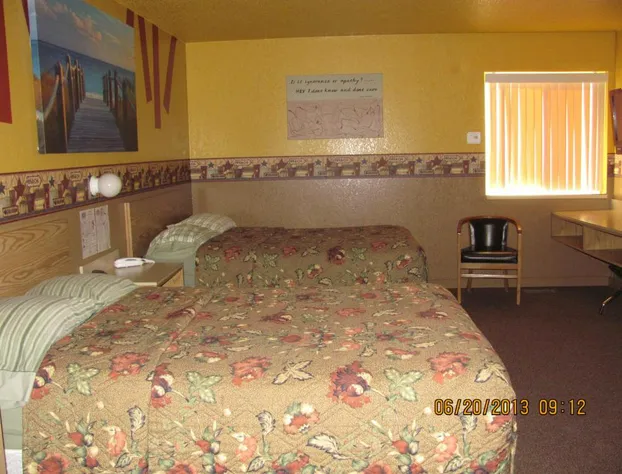 Earth Inn Motel hotel detail image 4