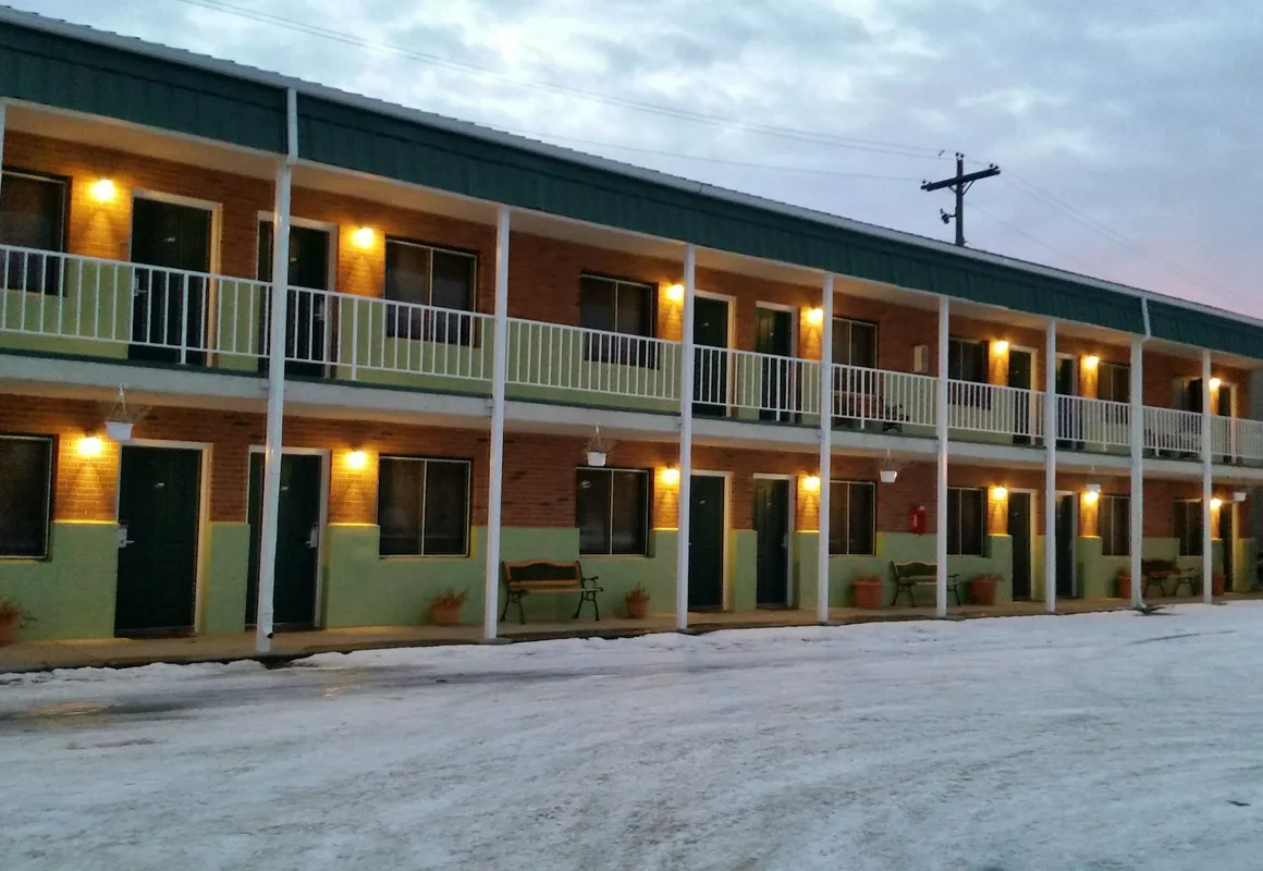 King's Inn hotel hero