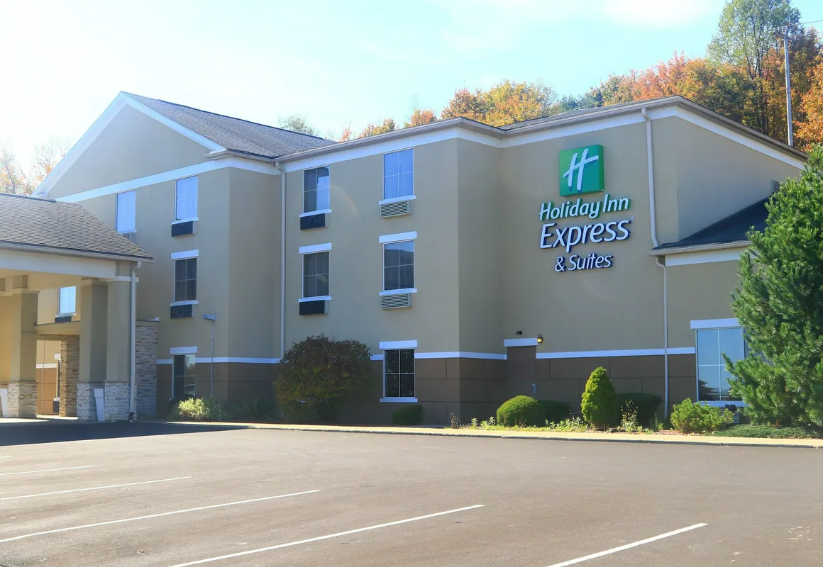 Holiday Inn Express & Suites St Marys by IHG hotel hero