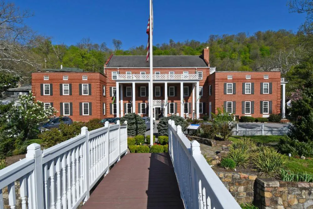 The Country Inn of Berkeley Springs hotel hero