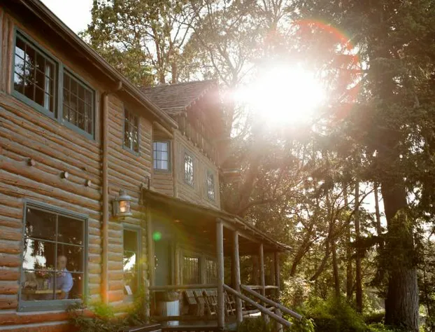 Captain Whidbey hotel detail image 4