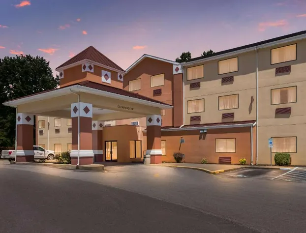 Best Western Logan Inn hotel detail image 1