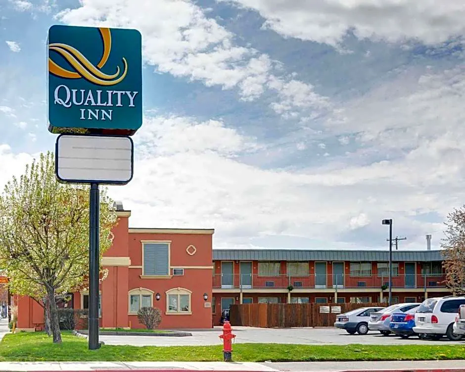 Quality Inn Madras hotel hero