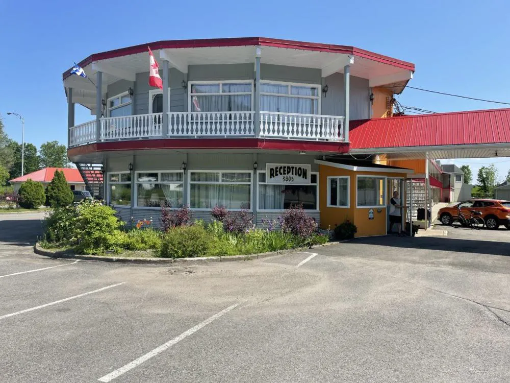 Hôtel Motel Le Regent Québec city hotel hero